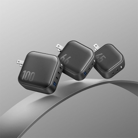 ENERGEA ład. siec. 1xUSB+3xUSB-CPD-PPS-QC 3.0 100W 3C1A czarny/black US+EU Travelite GAN100