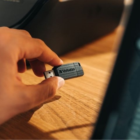 Verbatim Pendrive 64GB USB-A 2.0PinStripe czarny/black 49065