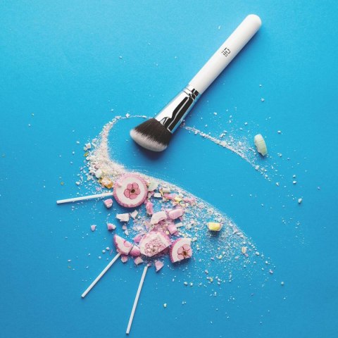 Pędzel do różu Ilū Nº 301 Kabuki Kątowy