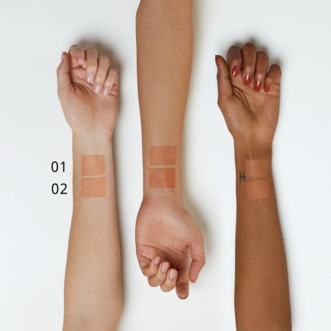 Kompaktowy puder brązujący Essence Sun Club Nº 02-Luminous Ivory 15 g