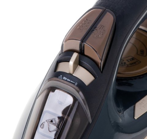 Żelazko parowe CAMRY CR 5036