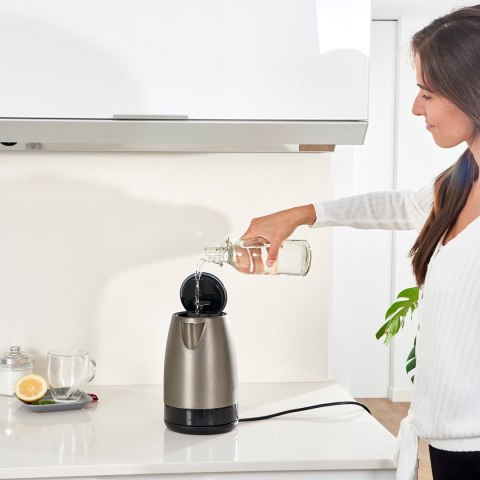 Czajnik elektryczny Black+Decker BXKE2201E (2200 W; 1,7l)