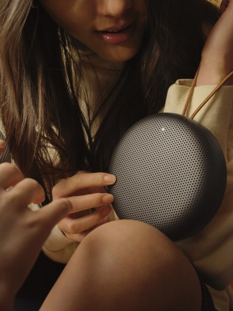 Bang & Olufsen BeoPlay A1 2nd Edition Głośnik przenośny bezprzewodowy Bluetooth 60 Watt dwukierunkowy Antracyt