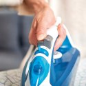 Żelazko parowe Black+Decker BXIR2200E 2200W | uderzenie pary 120 g/min | biało-niebieski