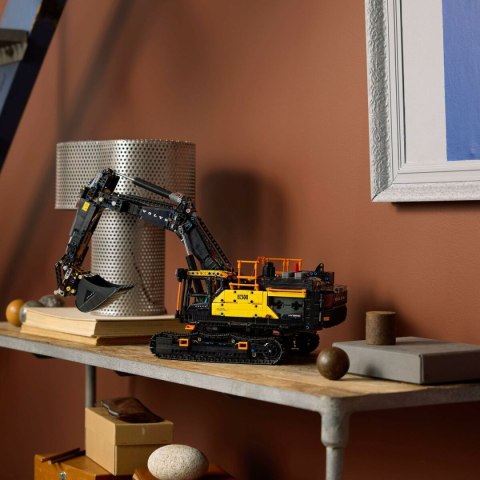 Zestaw do budowania Lego 42215 Volvo EC500 Hybrid Excavator 2359 Części