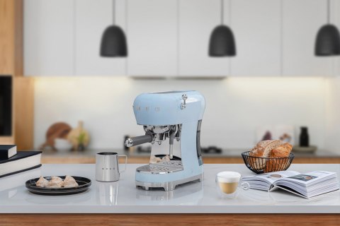 Ekspres do kawy Smeg ECF02PBEU (96110) 1,1L pastelowy niebieski