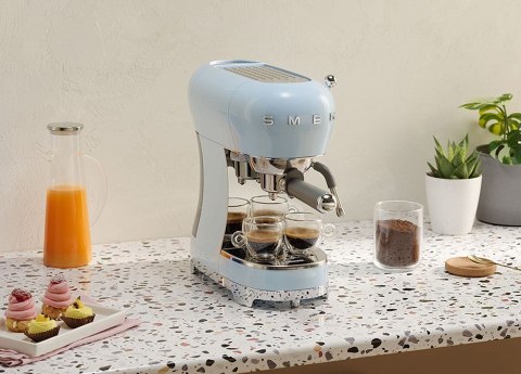 Ekspres do kawy Smeg ECF02PBEU (96110) 1,1L pastelowy niebieski