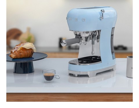 Ekspres do kawy Smeg ECF02PBEU (96110) 1,1L pastelowy niebieski