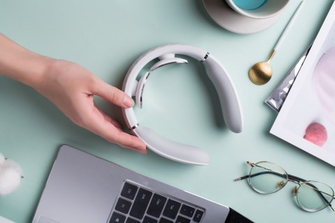 Masażer szyi biały 4356E SKG