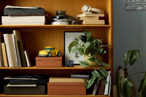 LEGO ICONS 10338 Bumblebee