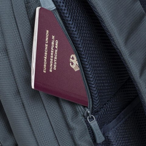 RIVACASE PLECAK NA LAPTOP 17,3" TEGEL, MORSKI, 23L, MATERIAŁ WODOODPORNY, KIESZENIE NA TABLET 10,1", SMARTFON, DOKUM., AKCES.