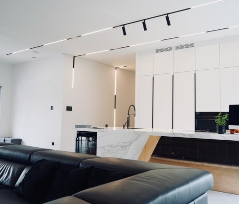 Oprawa V-TAC VT-4315 szynosystem magnetyczny 24V 15W LED CRI90+ UGR19 3000K 1000lm (SKU 7968) Czarny