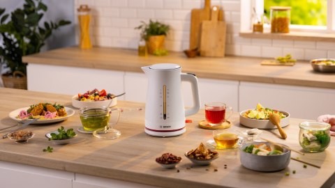 Czajnik elektryczny Bosch MyMoment TWK3M121 (2400W ; biały)