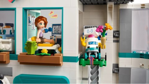 LEGO Friends 42621 Szpital w mieście Heartlake