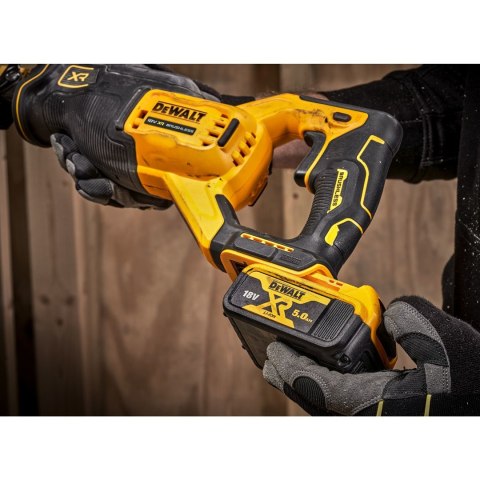 Pilarka szablasta z silnikiem bezszczotkowym 18V DCS382N DEWALT