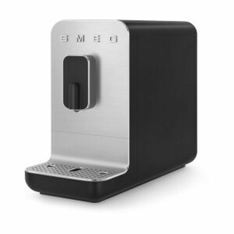 Superautomatyczny ekspres do kawy Smeg BCC11BLMEU Czarny