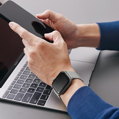 UNIQ pasek Revix Apple Watch Series 1/2/3/4/5/6/7/8/9/SE/SE2/SE3/Ultra/Ultra 2/Ultra 3 42/44/45/49mm. Reversible Magnetic s