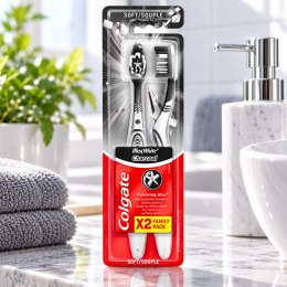 Colgate Max White Charcoal Soft Szczoteczka do Zębów 2 szt.